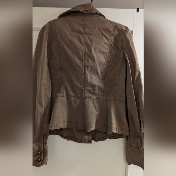 LOFT - Picture 3 of 8